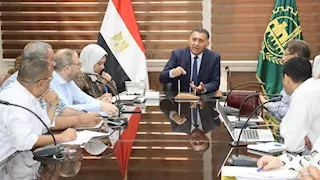 لا تهاون مع التلوث.. محافظ القليوبية يوجه بسرعة رفع مخلفات الترع والمصارف