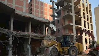 هل تتراجع الحكومة عن سحب شقق الإسكان الاجتماعي من المخالفين؟