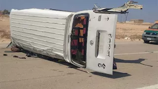 كارثة على الصحراوي.. إصابة 9 أشخاص في انقلاب ميكروباص بالمنيا