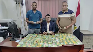  ضبط صاحب مخبز بلدي استولى على 450 بطاقة تموينية فى الأقصر 
