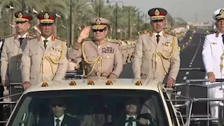 من سيناء إلى الأوكتاجون.. أبرز 6 مناسبات ظهر فيها الرئيس السيسي بالزي العسكري منذ توليه الرئاسة