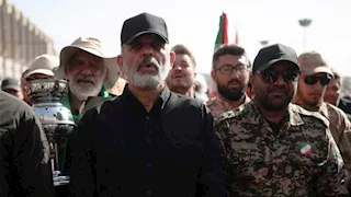 إقامة صلاة الجنازة على خامنئي بحضور الرئيس الإيراني وكبار المسؤولين