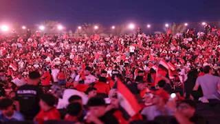 15 صورة توثق كيف احتشدت الجماهير في الفان زون لدعم مصر بالمونديال؟