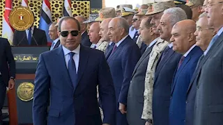 السيسي يصل للقيادة الاستراتيجية للدولةويشهد استعراض قدرات الدولة في مجابهة الأزمات والكوارث 