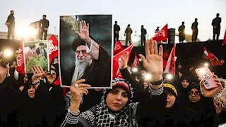 جنازة خامنئي.. انتهاء مراسم التشييع في قم والجثمان في طريقه للعراق