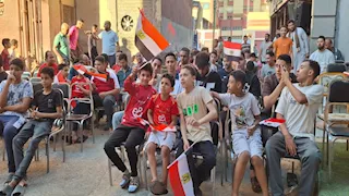 فرحة في أسيوط بعد هدف مصر وتألق شوبير أمام الأرجنتين -صور