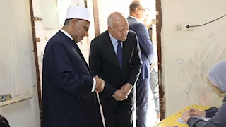 ختام امتحانات "العلمي".. محافظ القاهرة ورئيس قطاع المعاهد الأزهرية يتفقدان لجان الثانوية