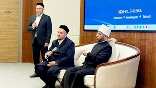وزير الأوقاف يلقي محاضرة عن الوقف في تاريخ المسلمين يمركز الحضارة بطشقند