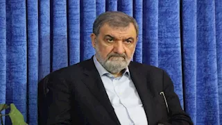 رضائي: مضيق هرمز أقوى من عشرات القنابل النووية