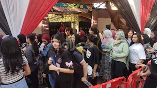 بالصور.. إجراءات تفتيش ودخول طلاب الثانوية العامة قبل امتحاني الفيزياء والتاريخ 