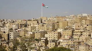 وسط التصعيد الإيراني.. صفارات الإنذار تدوي في مختلف أنحاء الأردن