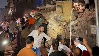 انتشال جثمان اول ضحية من عقار زفتى المنهار في الغربية
