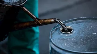 المازوت يغني مصر عن استيراد البنزين والسولار.. فلماذا لا تستخدمه؟ مسؤول سابق يجيب