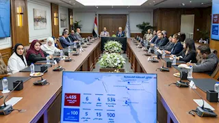 رئيس اقتصادية قناة السويس يبحث مع وفد عُماني فرص الاستثمار والتكامل الصناعي واللوجستي