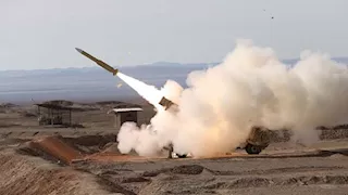 استهدفت مستودعًا للسكك الحديدية في كييف ومقتل 6 ⁠أشخاص