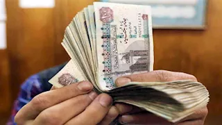خسائر الخيار السهل.. ماذا حدث لمن ادخر 100 ألف جنيه منذ عام ولم يستثمرها؟