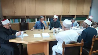اللجنة العلمية لرواق العلوم الشرعية بالجامع الأزهر تبحث تطوير المناهج