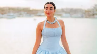 بعد إثارتها للجدل.. 20 صورة لـ ميرهان حسين بإطلالات جريئة على البحر