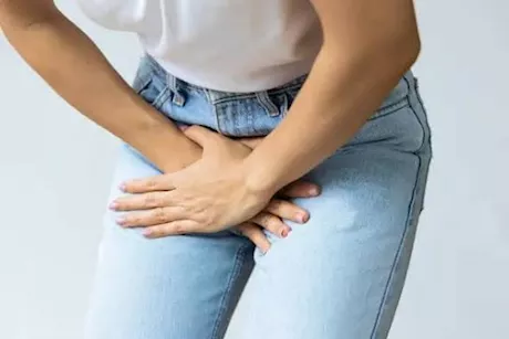 كيف أعرف أن كثرة التبول من القولون؟- طبيب يوضح          