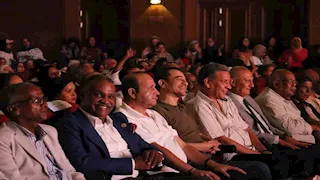 رئيس قصور الثقافة يشهد حفل "شاطئ الفن" بالأنفوشي