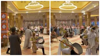  المزمار البلدي يخطف أنظار سائحي شرم الشيخ -صور