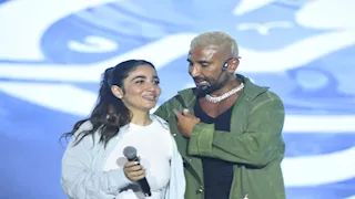 بالصور| أحمد سعد يرقص مع ابنته ويغنيان أغنية كدا كدا في حفل يلا ساحل