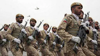 إيران تحذر دول الخليج من مساعدة الجيش الأمريكي