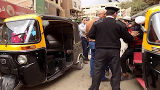 خطة للسيطرة على التوكتوك بالفيوم.. لافتات وتعريفة رسمية للركاب