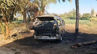 "تفحمت بالكامل".. حريق يلتهم سيارة في نجع الطويل بالأقصر (صور)