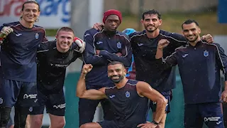 محمد صلاح يشارك في تدريبات طرابزون استعدادا لمواجهة فيرينكفاروش المجري