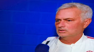 بالصور.. مورينيو يفاجئ الجماهير بكدمة في الوجه 