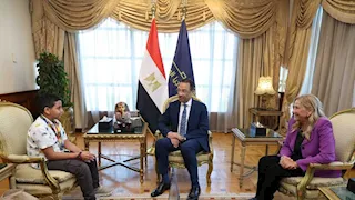 وزير الاتصالات يكرم مارتيروس مينا البالغ من العمر 10 أعوام لتميزه في البرمجة والروبوتات