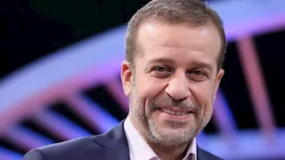 شريف منير يستعد لحفله في مهرجان القلعة الليلة.. ويكشف التفاصيل