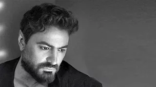 "كل الشكر للناس الفاضلة".. أول تعليق لـ تامر حسني بعد وفاة والده