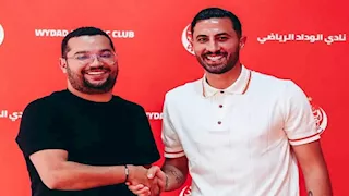الحسوني يعود للوداد المغربي ويوقع موسمًا
