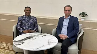 تدريب إعلاميين وترجمة برامج.. تفاصيل لقاء أحمد المسلماني مع وزير الإعلام الصومالي