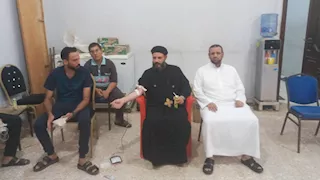 "إيد واحدة للخير".. مسلمون وأقباط يتسابقون للتبرع بالدم في كفر الشيخ - صور