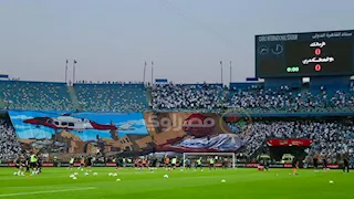 "طائرة الدوري".. لافتة خاصة من جماهير الزمالك خلال مباراة الفريق أمام الاتحاد السكندري