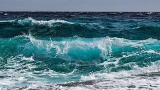 الأرصاد تحذر من اضطراب الملاحة بالبحر الأحمر وخليج السويس اليوم
