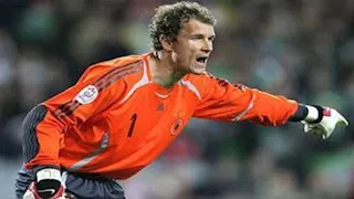 رونالدينيو ليس الأول.. 10 نجوم عادوا إلى الملاعب بعد الاعتزال
