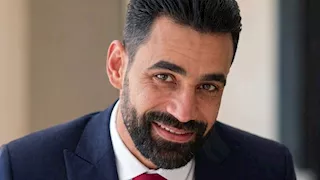 شاب قبطي يفوز بمسابقة دينية ويتنازل عن جائزة العمرة لجارته