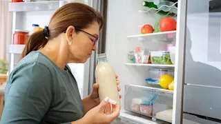  حيلة بسيطة للقضاء على الروائح الكريهة في الثلاجة