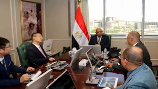 الكهرباء تبحث مع "هواوي" مستجدات مشروع تصنيع بطاريات التخزين محليًا