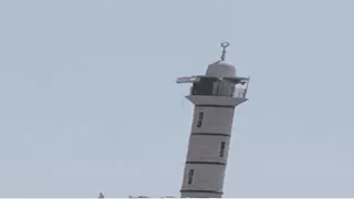 فيديو| إسرائيل ترفع علمها فوق مئذنة مسجد أبو عبيدة بالضفة وسط غضب فلسطيني