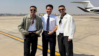 نور النبوي يتوسط أحمد غزي وكزبرة في صورة من كواليس فيلم محمود التاني