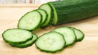 هذا ما يحدث لجسمك عندما تتناول الخيار.. مفاجأة 