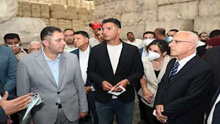 وزير الصناعة يتفقد مجمع مصانع لإنتاج الأسمدة بدمياط