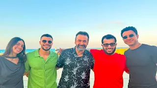 "حبايب قلبي".. تركي آل الشيخ ينشر صورة بصحبة كريم عبدالعزيز وعصام عمر