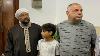 بالصور.. أحمد جوهر في عزاء والدة المطرب حجازي متقال
