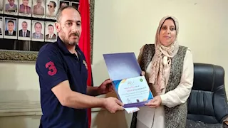 نموذج للأمانة.. تكريم سائق "توك توك" أعاد حقيبة أموال وأغراض ثمينة بقويسنا  